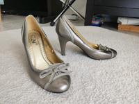 36 Pumps silber high Heels Schleife hohe Schuhe Bayern - Rednitzhembach Vorschau