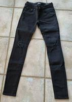 Jeans lang schwarz Gr.28/30 super low skinny Model CORAL von Only Sachsen - Nünchritz Vorschau