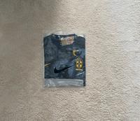 Nike Brasil Trikot – Sonderedition | Größe M & L | Neu Niedersachsen - Wilhelmshaven Vorschau