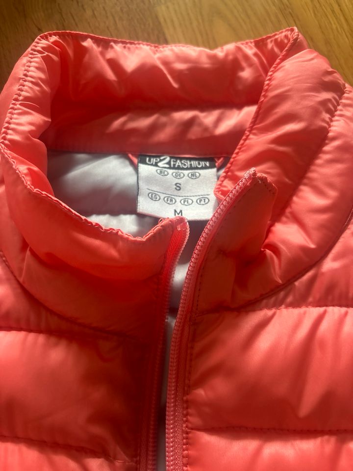 Steppjacke NEU, Gr. S, auch passend bei M in Hessisch Oldendorf