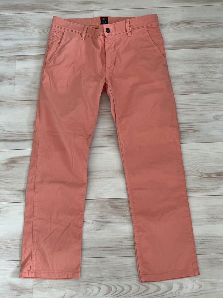 Hugo Boss edle Chino W32 L32 neuwertig Lachs NP.:139,- in Berlin