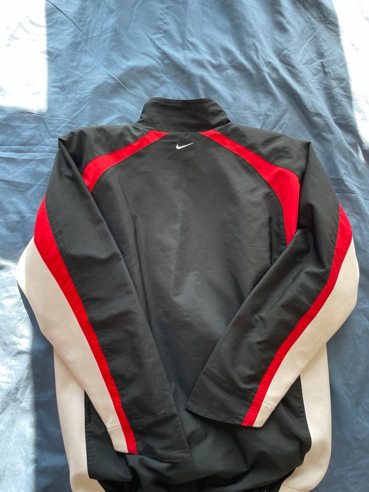 Nike TN vintage Jacke schwarz rot weiß L in Kiel