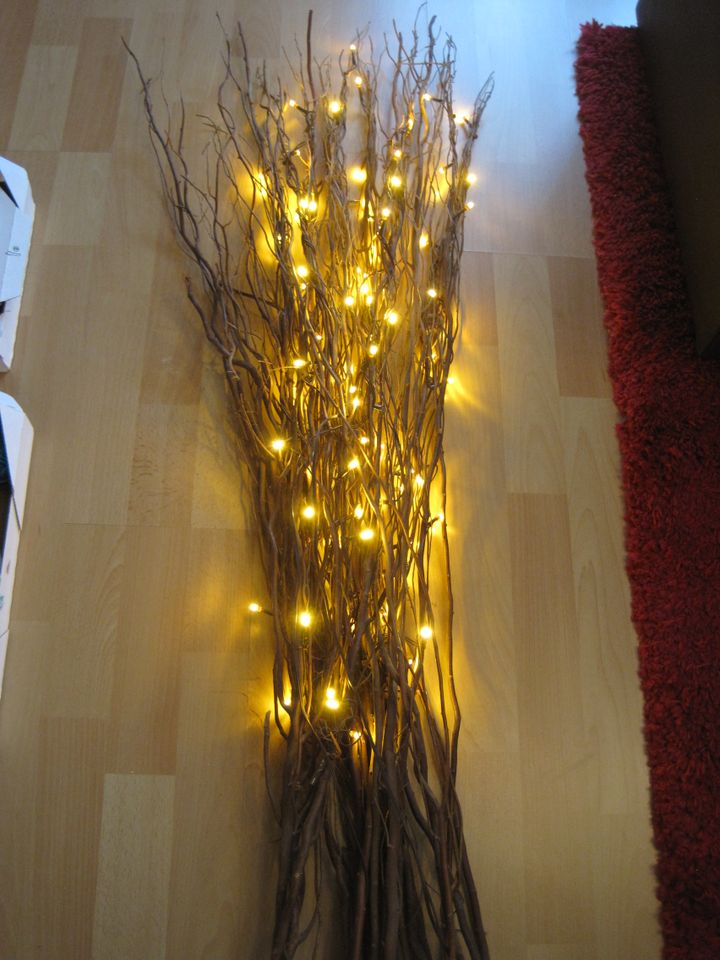 Weidenzweige mit LED Beleuchtung 2 Bund ca. 120 cm hoch Sehr gut in Essen