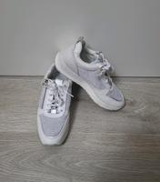 Tamaris Sneaker Halbschuhe Gr.37 weiß/silber Glanz Top Zustand Bayern - Essenbach Vorschau