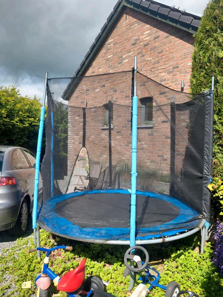 Trampolin, 2,4 M in Aachen