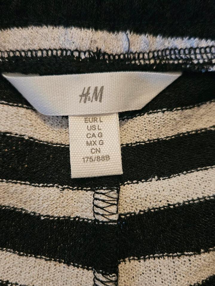 Stylischer H&M Damen Streifenshorts, L, selten getragen in Bremen