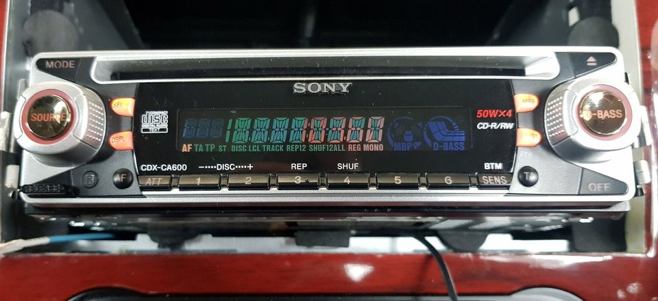 Sony CDX-CA600 50Wx4 CD-R/RW in Hamburg