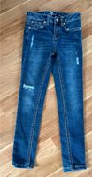 Wie neu 7 for all mankind Jeans 122 super Zustand Jeans 7 Jahre Hessen - Biebertal Vorschau