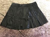 Kunstleder PVC Rock plus size schwarz Skaterrock A-Linie Nordrhein-Westfalen - Werdohl Vorschau