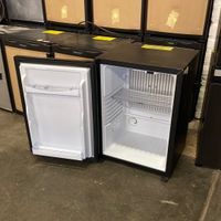 1x Minibar Kühlschrank Dometic RH440NTE Hotelkühlschrank Berlin - Zehlendorf Vorschau