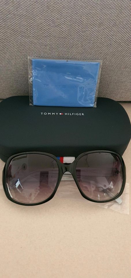 Tommy Hilfiger Sonnenbrille in Essen