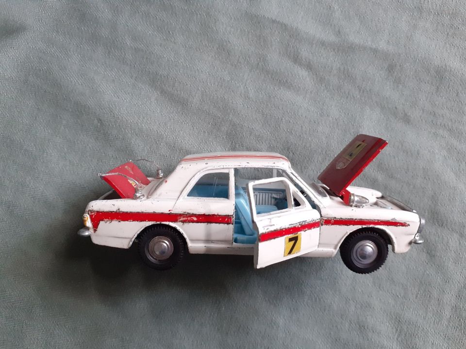 Ford Cortina Rallye , Dinky GB, weiß-rot, 60er J, original , rar in Wallerfangen