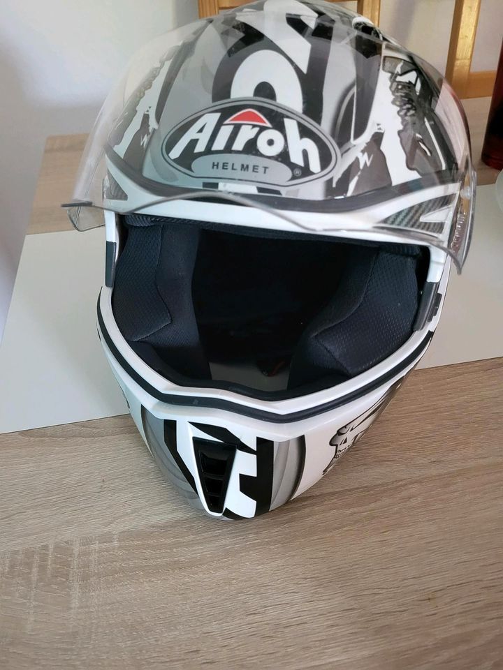 Airoh Motorrad Helm gr . S in Marschacht