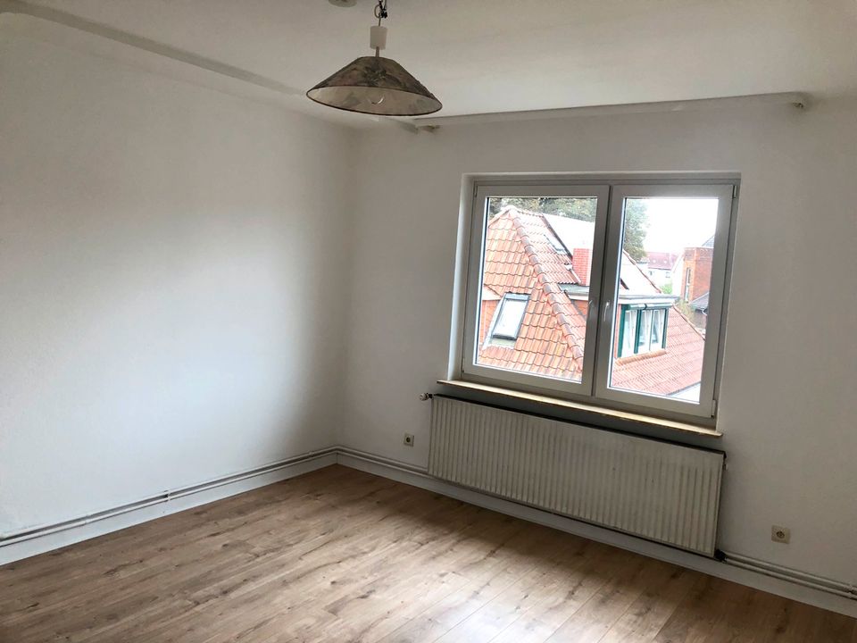 3 Zimmer Küche Bad Balkon in der Zentralstraße in Hameln