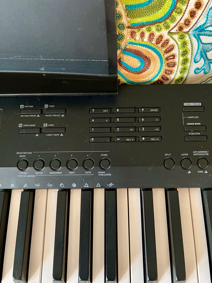 CASIO CDP-220R Digitalpiano E-Piano 88 Tasten Keyboard in Centrum