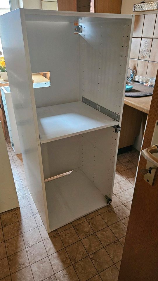 Ikea Metod Hochschrank für Eleltrogeräte in Hasselroth