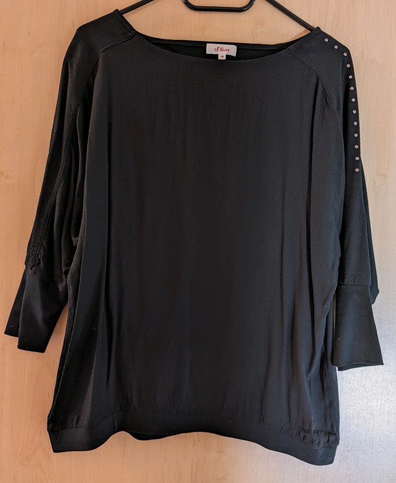 Shirt S. Oliver Gr. 38 schwarz mit Nieten in Brandis