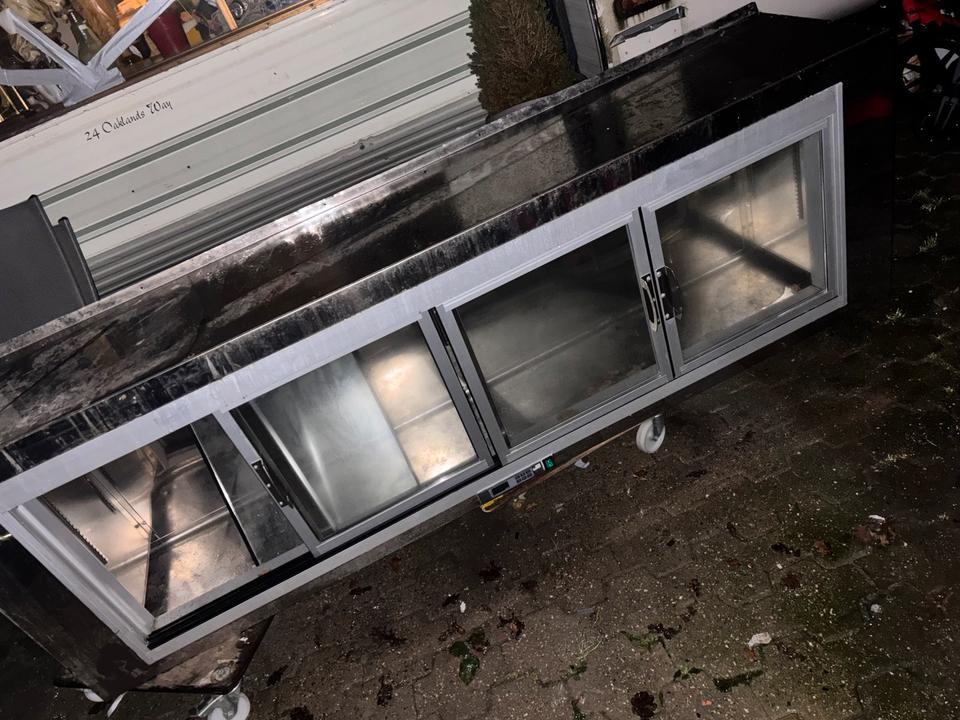 Hänge Schrank Kühlung Kühlschrank Gastro Imbiss in Lüdinghausen