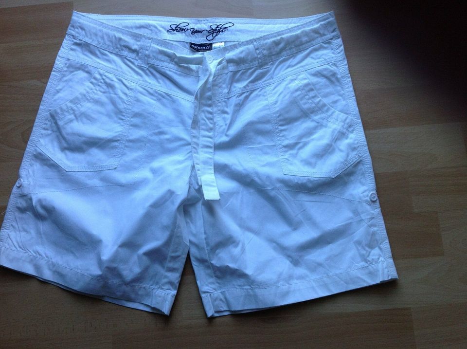 Esmara, kurze weiße Shorts Gr. 40 in Trogen