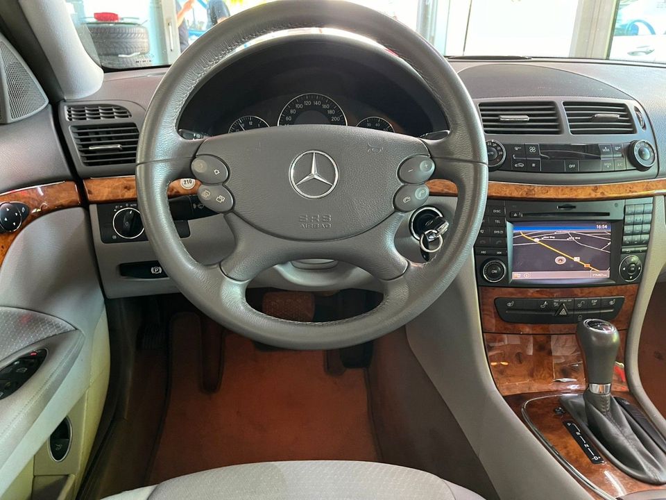 Mercedes-Benz E 200 Kompressor Lim.*COMAND*SHZ*TÜV* in Hamburg