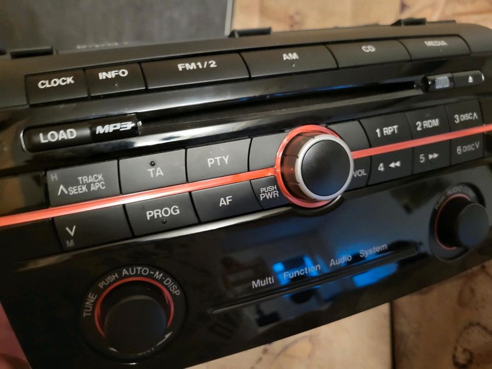 Mazda 3 bk radio original in Laichingen