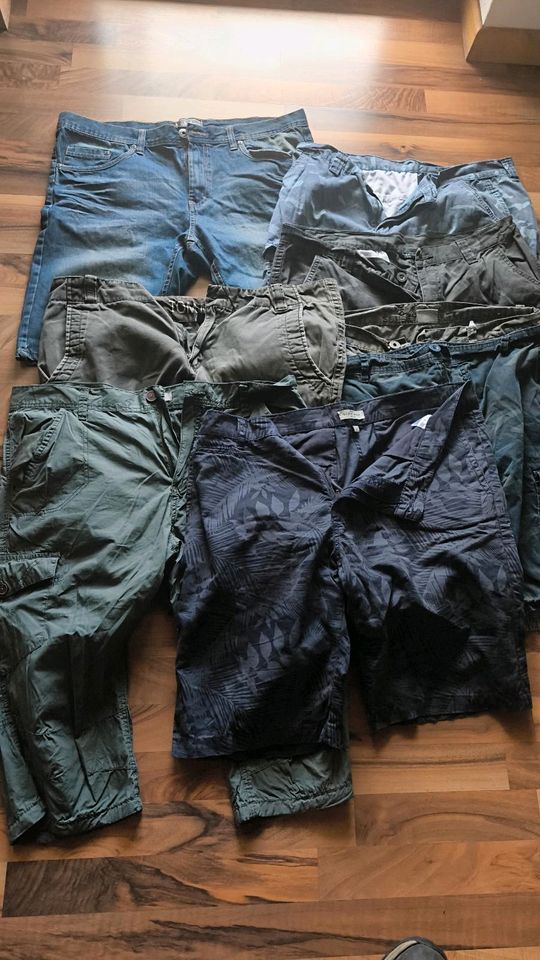 7 x Shorts Größe 36 , in Leun