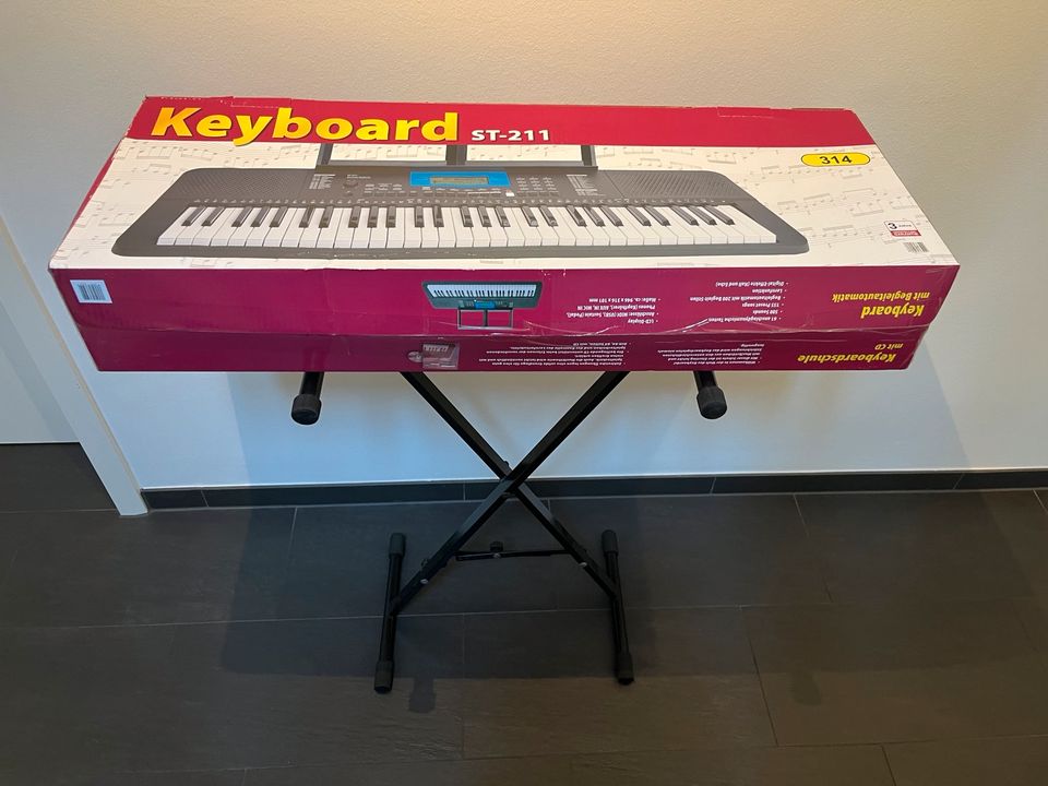 Keyboard Piano und mobiler Keyboardständer in Wedel