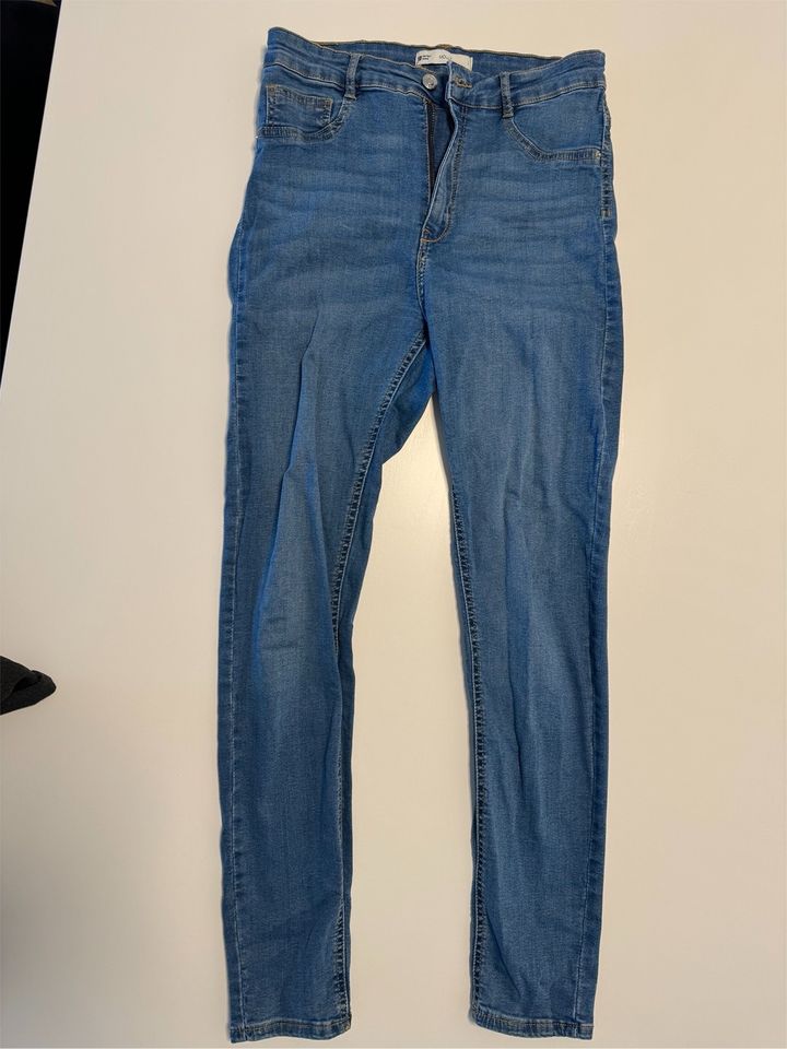 High-Rise Skinny Fit Jeans Gr. 40 in Frankfurt am Main