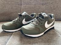 Nike MD Runner 2 - Grün/Weiß - Größe 37,5 Bayern - Meitingen Vorschau