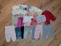 Paket Babykleidung Shirt Schlafanzug Kleid Hose 62 68 Nordrhein-Westfalen - Viersen Vorschau