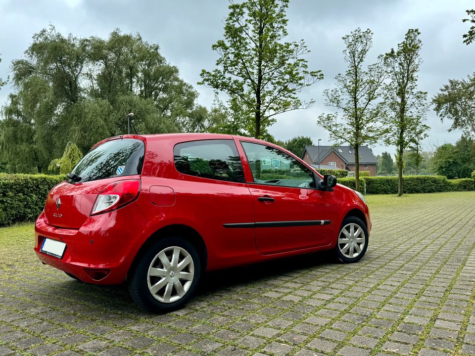 Renault Clio 1.2 16V - Klima + Einparkhilfe in Duisburg