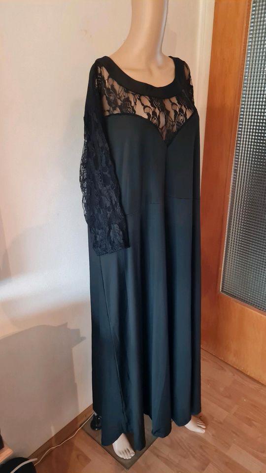 Schickes Kleid mit Spitze, Gr 4XL,  dehnbar in Uhldingen-Mühlhofen