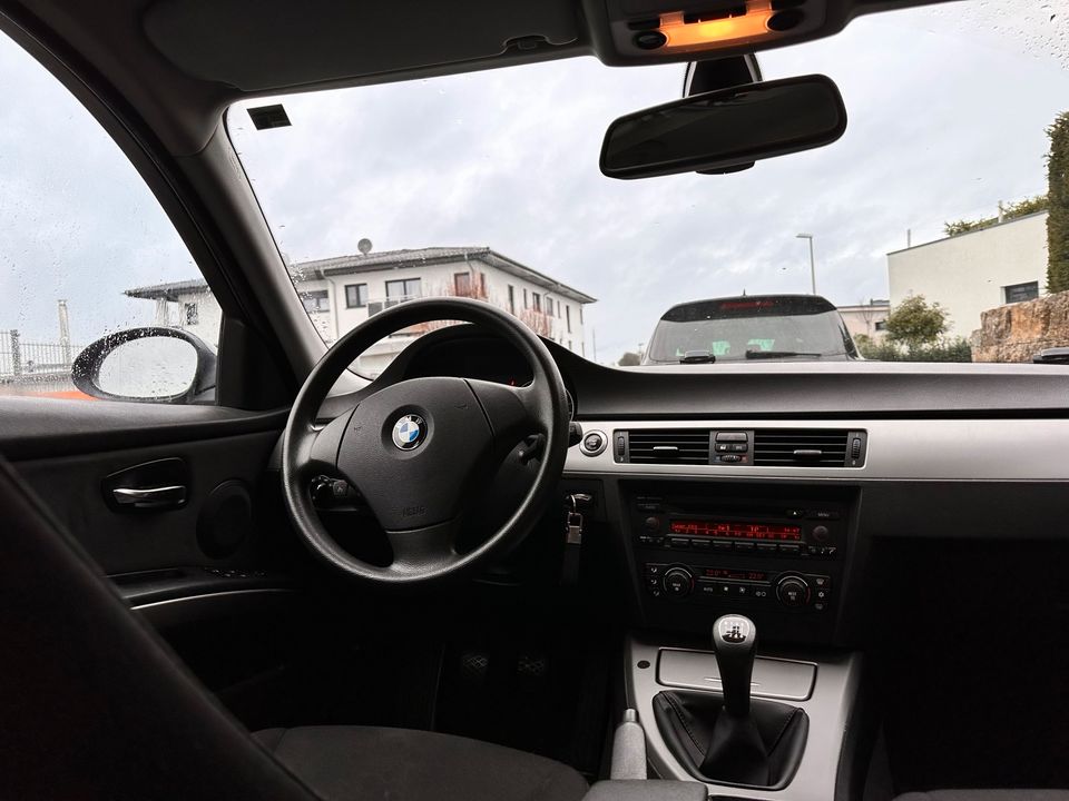 BMW 318i E91 Gepflegt in Wiesbaden