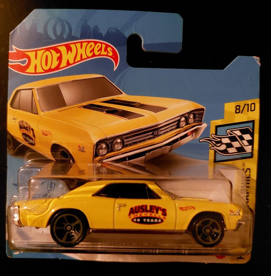 Hot Wheels 67 Chevelle SS 396 in Gelb in Neuss