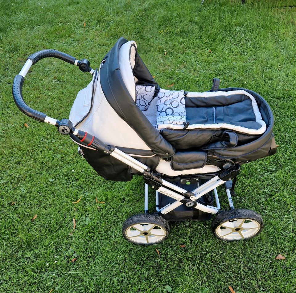 Buggy und Kinderwagen in einem. in Zwoenitz