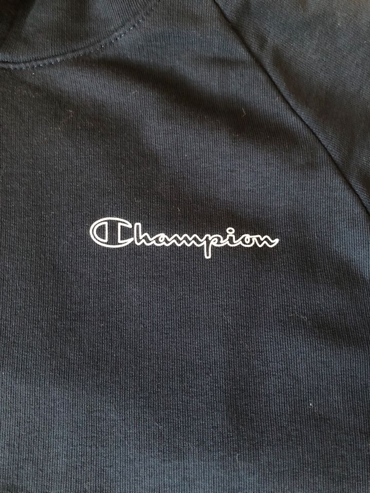 Champion Hoodie Sweatshirt Gr ca 152 dunkelblau in Adelsdorf