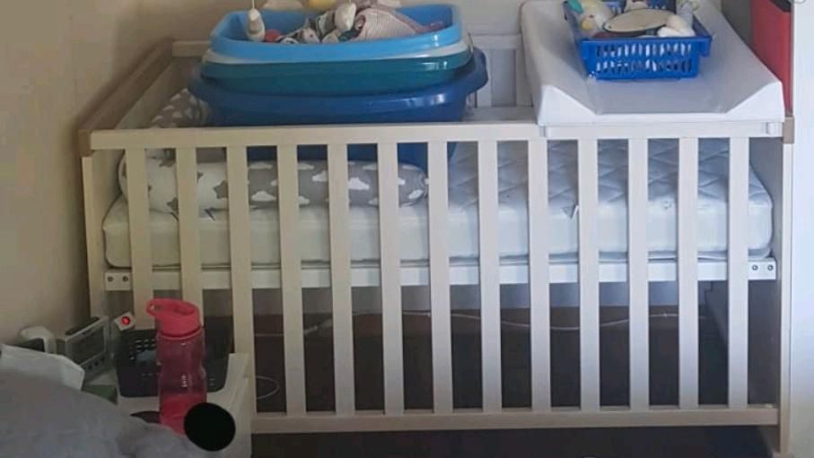 Baby und Kinder bett 2 in 1 in Hamburg