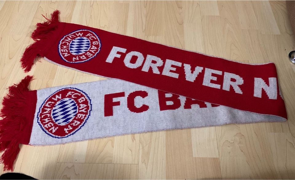 FC Bayern München Schal Forever Number One FCB in Heilbronn