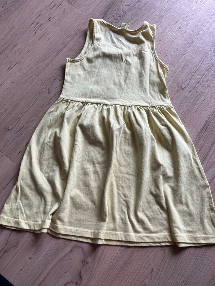 Mädchen Kleid Gr. 122 gelb Delfin in Leipzig