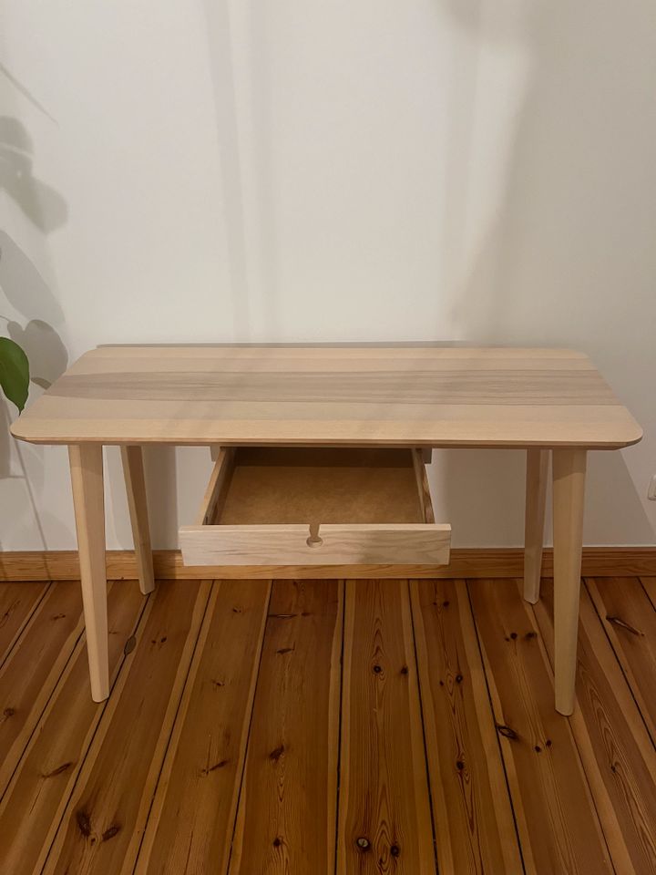 Schreibtisch, Eschenfurnier, 118x45 cm, Ikea LISABO in Berlin