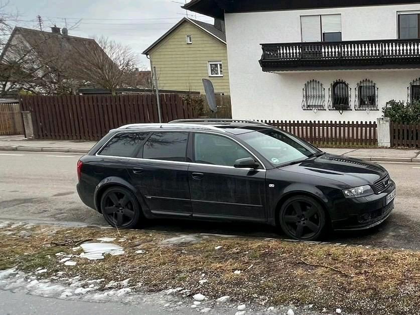 Audi A4 Avant 2.5 TDI Quattro in Fürstenfeldbruck