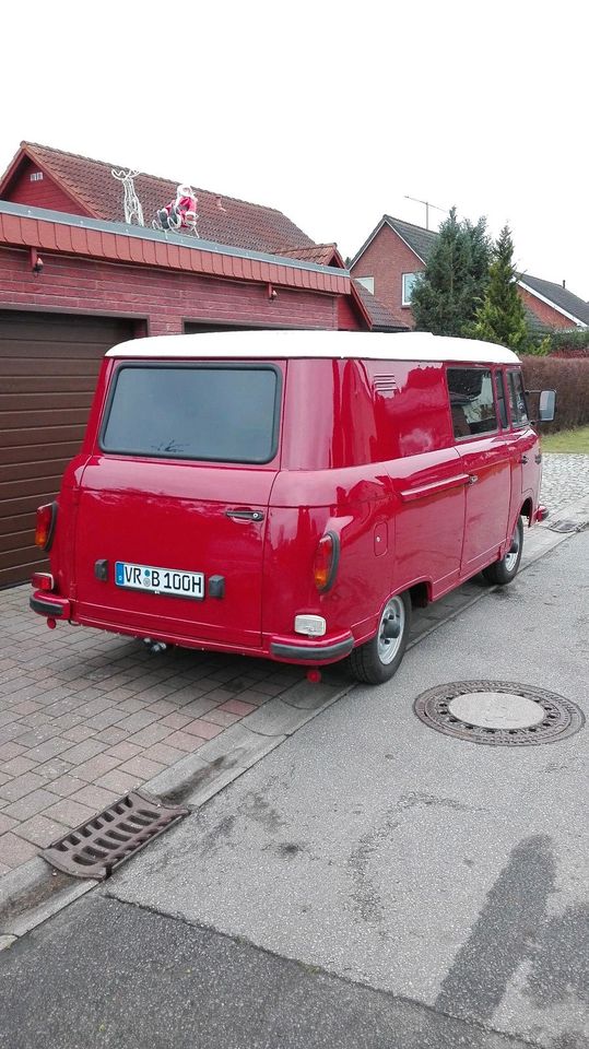 Arbeiten am Barkas B 1000 in Steinhagen (Vorpommern)