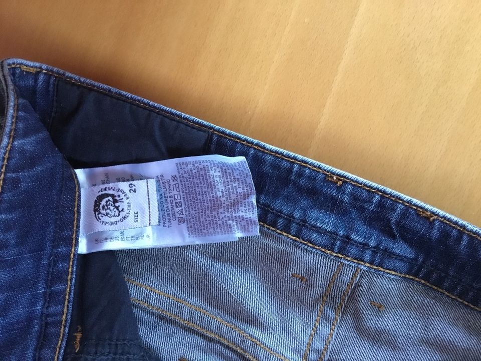 DIESEL Jeans Slim-Skinny W29-L32 neuwertig! Schöne Waschung in Giesen