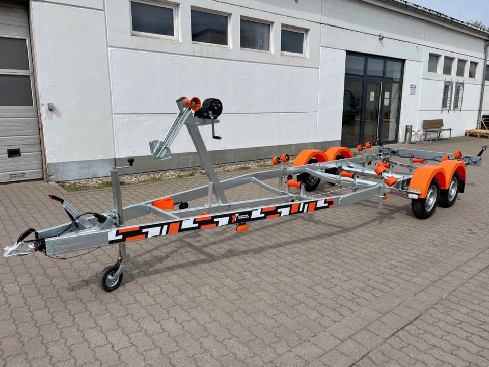 ➡️ Bootstrailer Trailer Boot Bootsanhänger 2500Kg 7,2M 100Km/h in Magdeburg