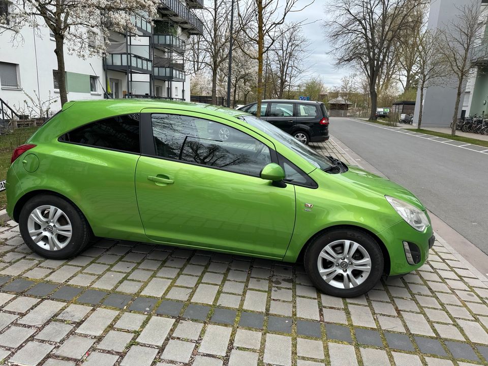 Opel Corsa Satellite 1.4 Liter 95.300 Km Scheckheft gepflegt in Erlangen