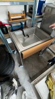 fahrbare Bain  Marie mit Einsätzen und mit Steckdose 220V Mecklenburg-Vorpommern - Neubrandenburg Vorschau