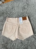 NEU Levi’s 501 Jeans Shorts / Hose rosa Größe 28 highwaist Niedersachsen - Osnabrück Vorschau