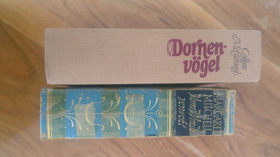 Buch Dornvögel von 1977 Deutsche Erstauflage & Vom Winde verweht in Scharbeutz