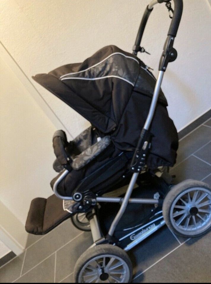 Emmaljunga Kinderwagen & Babywanne in Renningen