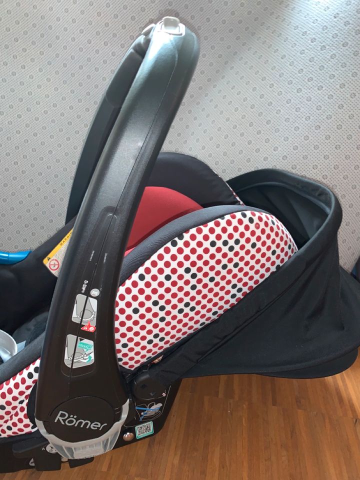 Römer Baby Safe SHR 3 plus (dots) inkl. Zubehör in Hilden